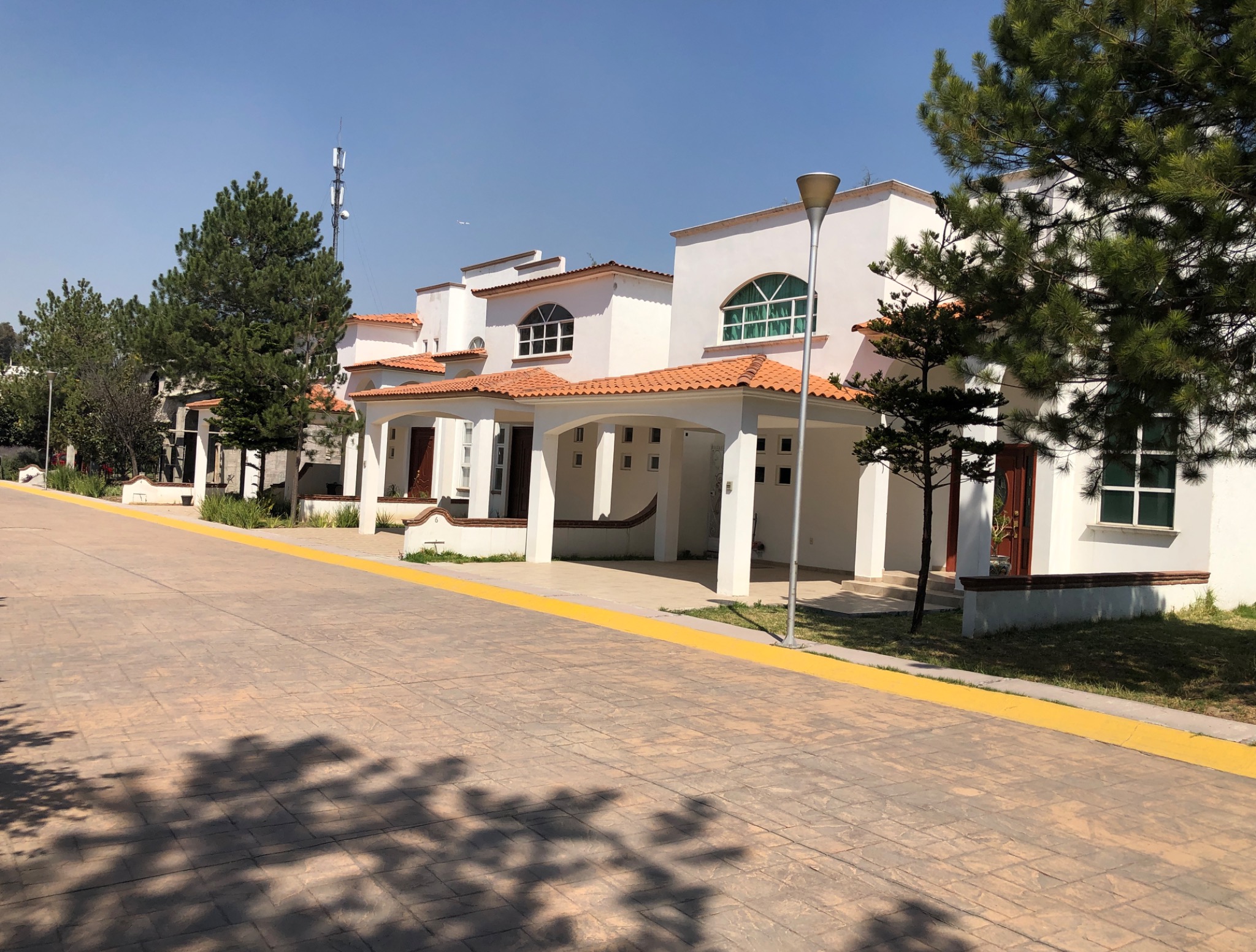 Vista de residencias dentro del fraccionamiento